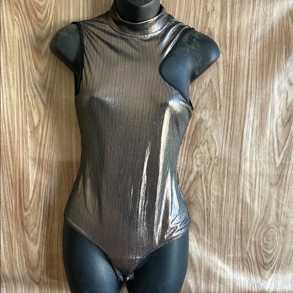 NEW BCBG MAX AZRIA METALLIC CUTOUT BODYSUIT GUNMETAL ALT14A82 SIZE S $118.00 S